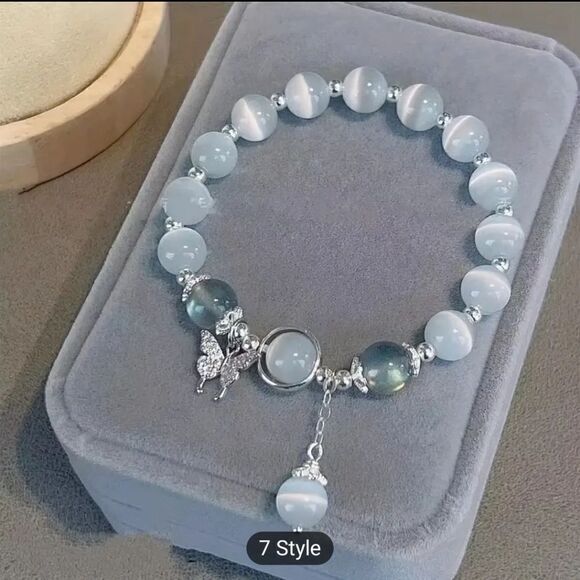 Hello kitty or Butterfly charm bracelet - Picture 8 of 11